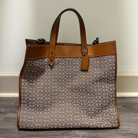 Coach Field Tote 40 In Micro Signature Jacquard - Picture 1 of 8